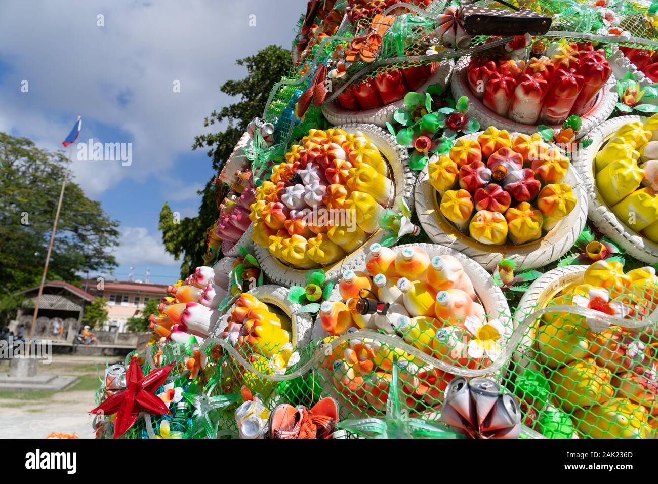 Detaillierte Teil einer Weihnachtsbaum aus recycelten Plastikflaschen hergestellt, Siargao Island, Philippinen Stockfoto