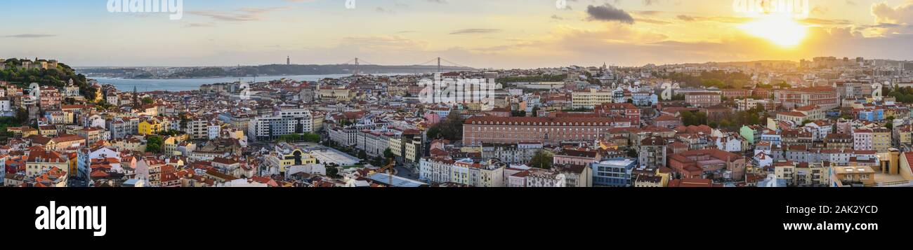 Lissabon Portugal Luftaufnahme Sonnenuntergang Panorama City Skyline in Lissabon Baixa Stockfoto