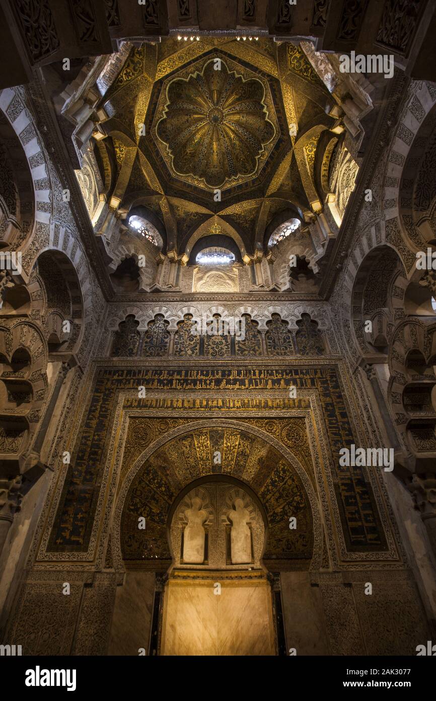 Provinz Cordoba/Cordoba Stadt: Mezquita-Catedral von Cordoba, Blick in das Innere der einstigen Moschee und Kathedrale, heutigen Andalusien | Verwendung nicht Stockfoto
