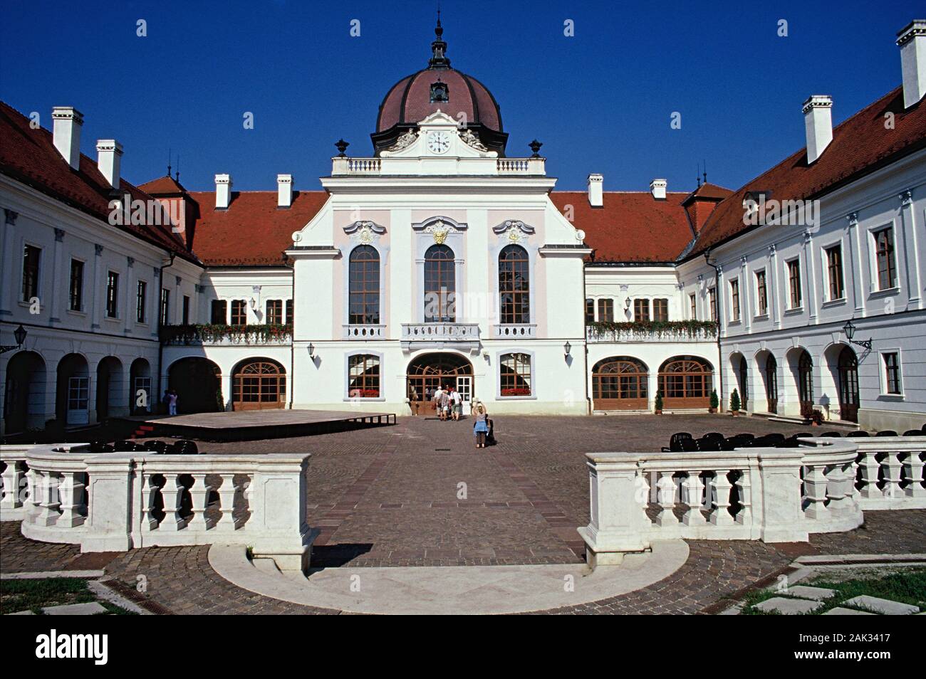 Ausblick Auf Die Barocke Konigliche Schloss Godollo Ungarn Es