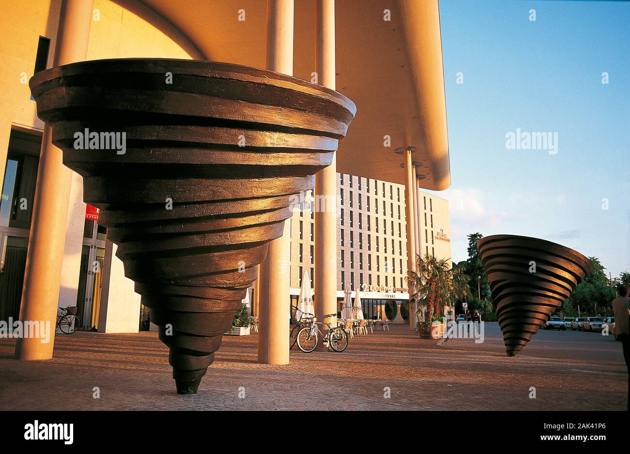 Konzerthaus am Konrad-Adenauer-Platz in Freiburg, Deutschland | Verwendung weltweit Stockfoto