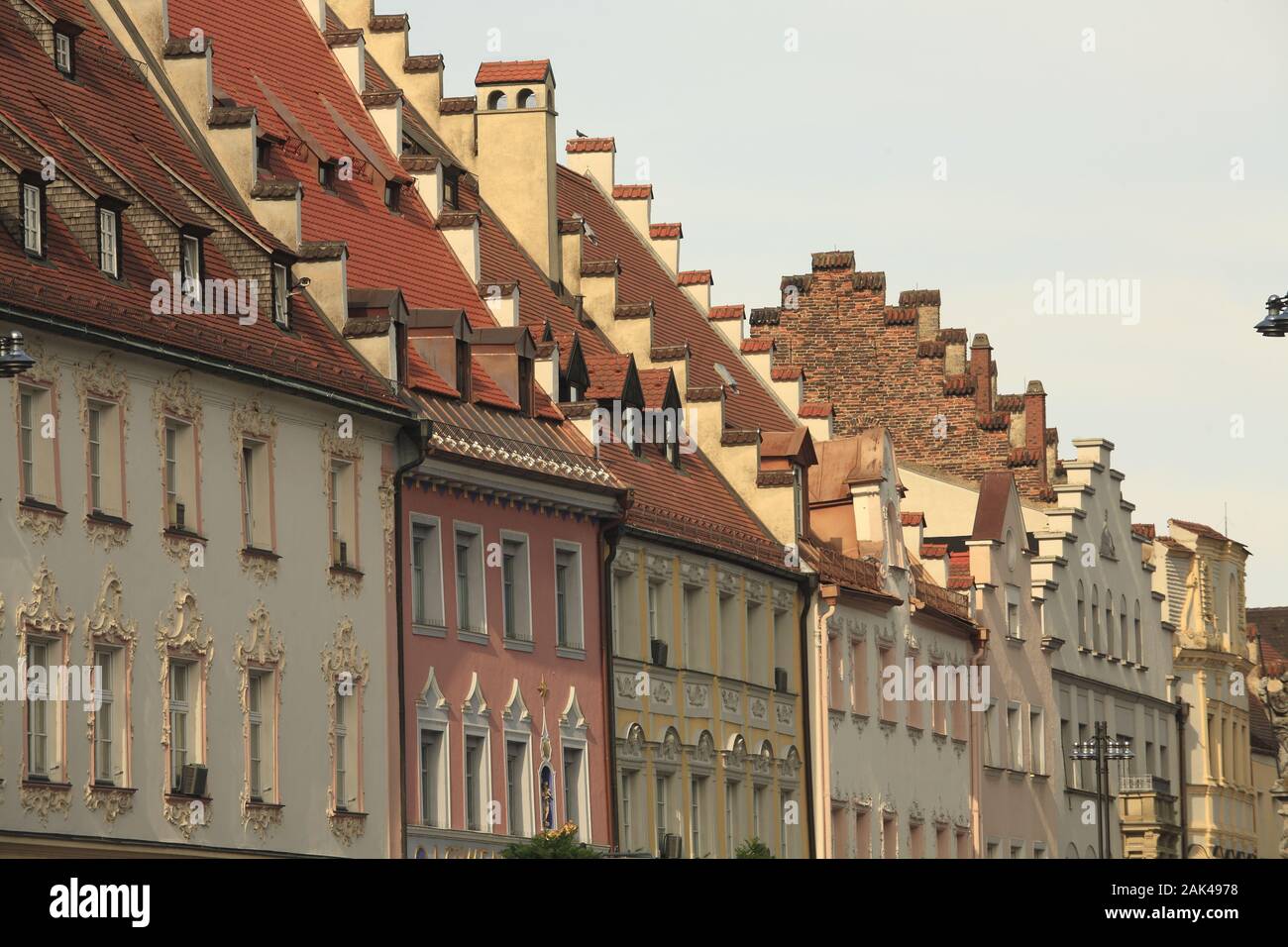 Häuserzeile in Straubing, Bay. Wald | Verwendung weltweit Stockfoto