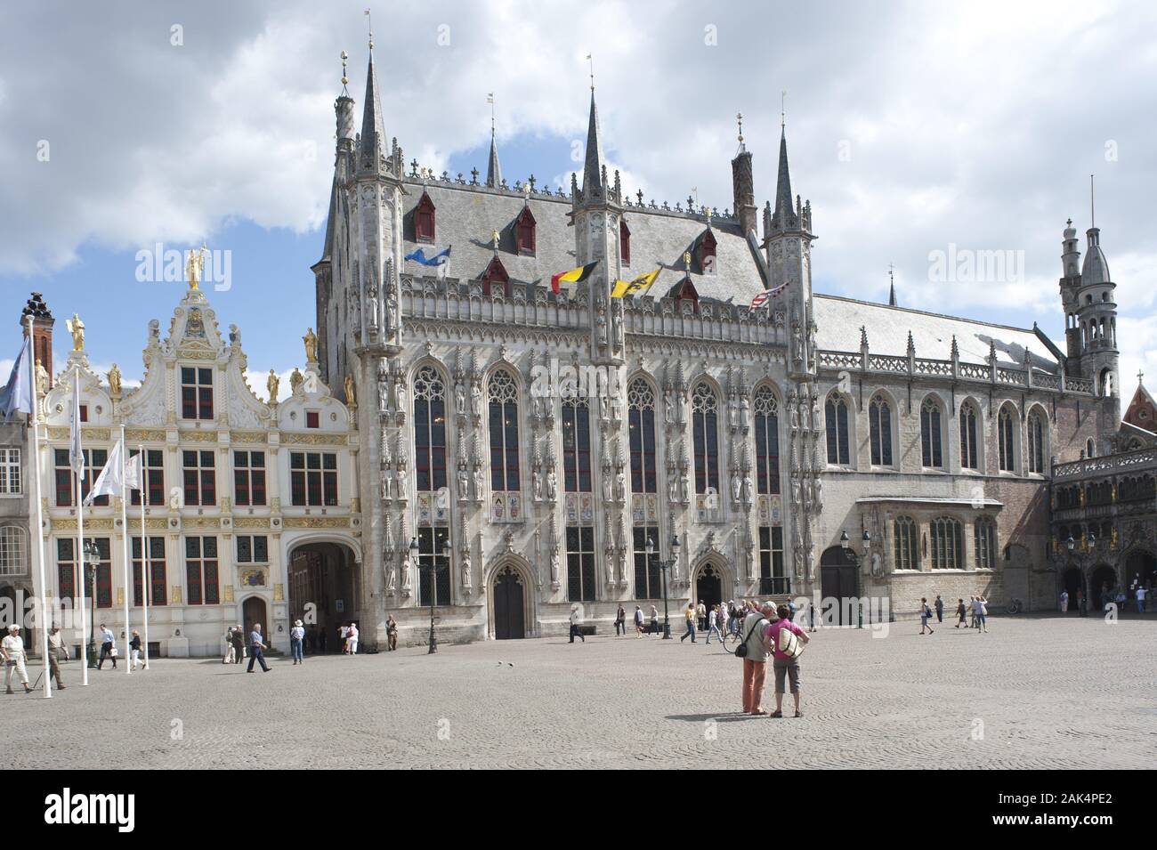 Brügge: v.l.n.r. Stadtkanzlei, Rathaus und Hl. Blut Basilika auf dem Burgplatz, Klein Pampau | Verwendung weltweit Stockfoto