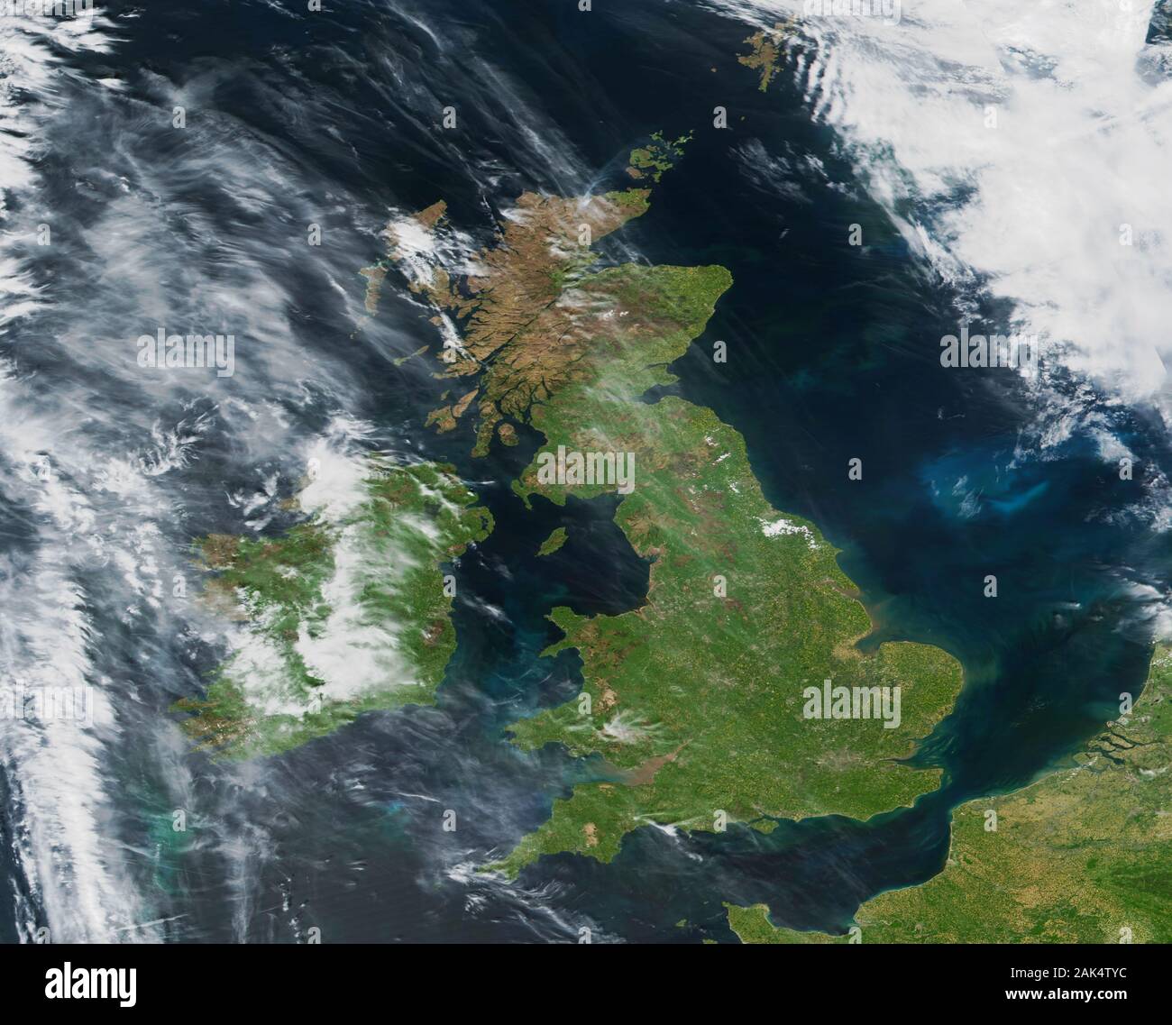 Eine eher seltene Ansicht der Britischen Inseln aus dem Weltraum mit kaum Wolken am 14. Mai 2019 Stockfoto