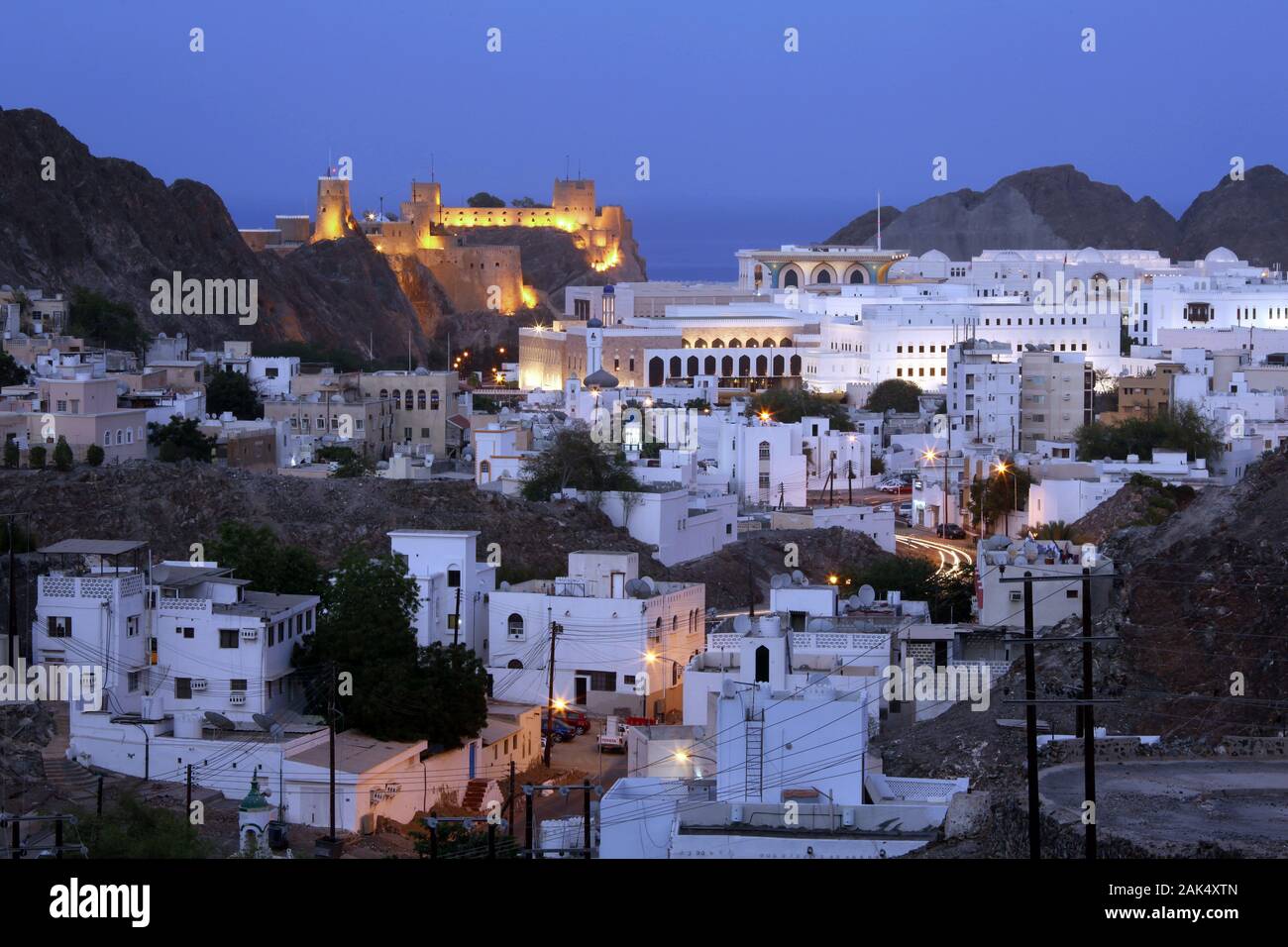 Sultanat Oman: Fort Al Mirani, Fort Al Jalali und der Al-Alam-Palst in Muscat, Dubai | Verwendung weltweit Stockfoto