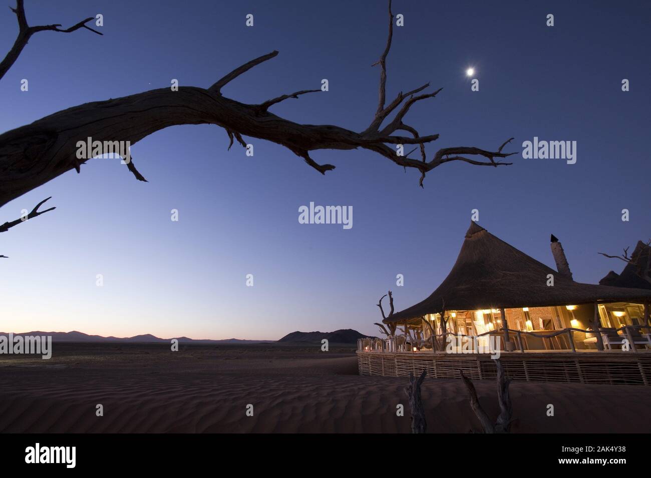 Sossusvlei Lodge: 'Little Kulala 'am Rande der Namib-Wueste, Namibia | Verwendung weltweit Stockfoto