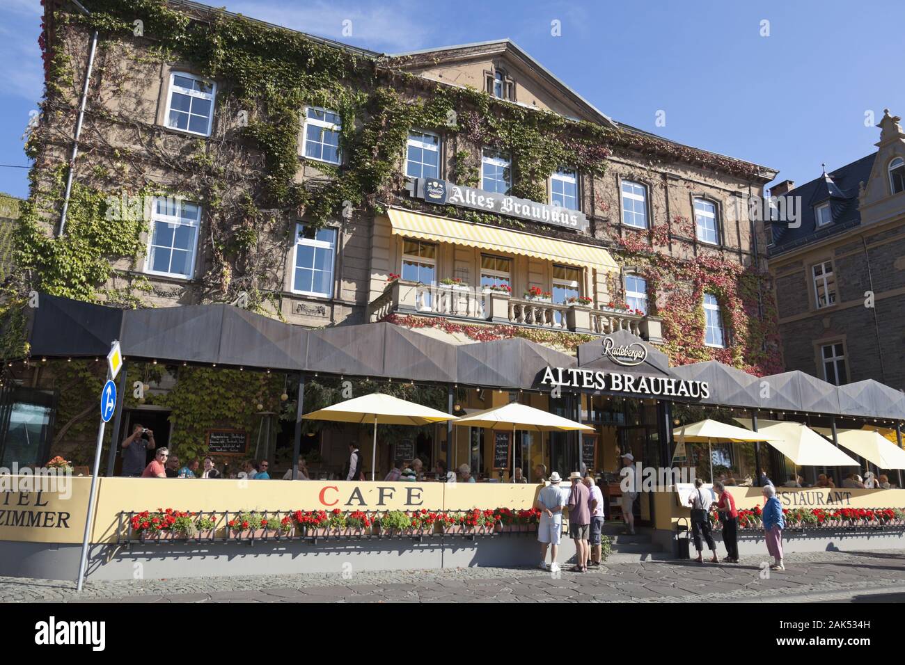 Bernkastel-Kues: Restaurant "Altes Brauhaus", Mosel | Verwendung weltweit Stockfoto