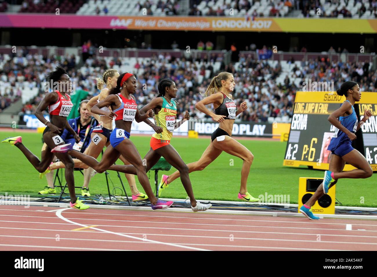 Ajee Wilson (USA), Melissa Bischof (Kanada), Hedda Hynne (Norvege), habitam Alemu (Ethiopie), Rose Mary Almanza (Kuba) und Noélie Yarigo (Benin) im ersten Halbfinale 800 m Frauen der IAAF Leichtathletik WM am 6. August im Olympischen Stadion in London, Großbritannien 201st Foto Laurent Lairys/DPPI Stockfoto