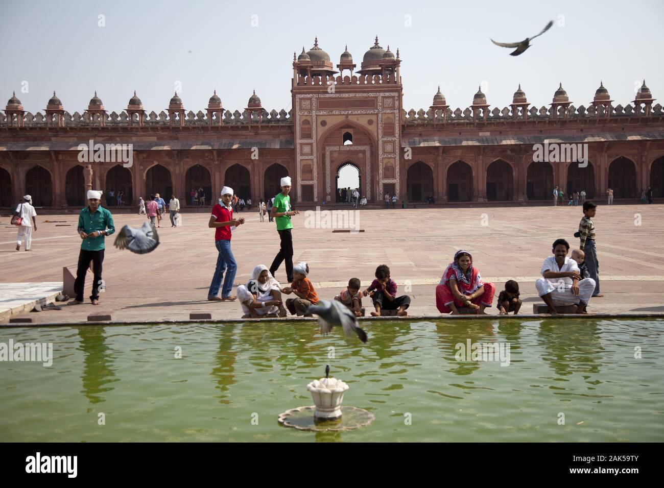 Bundesstaat Uttar Pradesh: Gardinen und Dekostoffe in der Jama-Masjid-Moschee in Fatehpur Sikri, zugehoerig zum koenigspalast, Indien | Verwendung weltweit Stockfoto