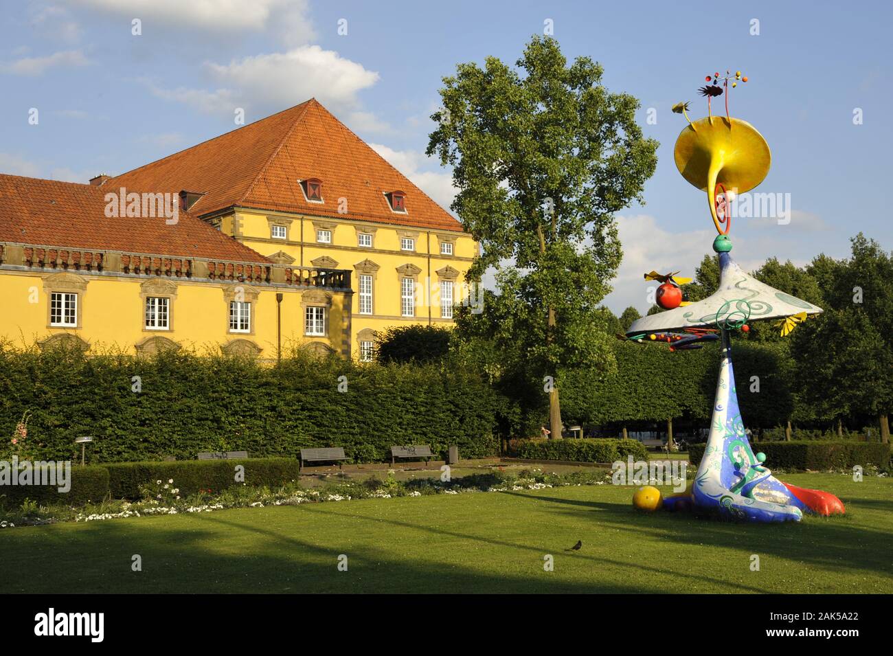 Schloss Osnabrück: Plastik von olara' der Schweizer Kuenstlerin Claire Ochsner, Osnabruecker Land | Verwendung weltweit Stockfoto