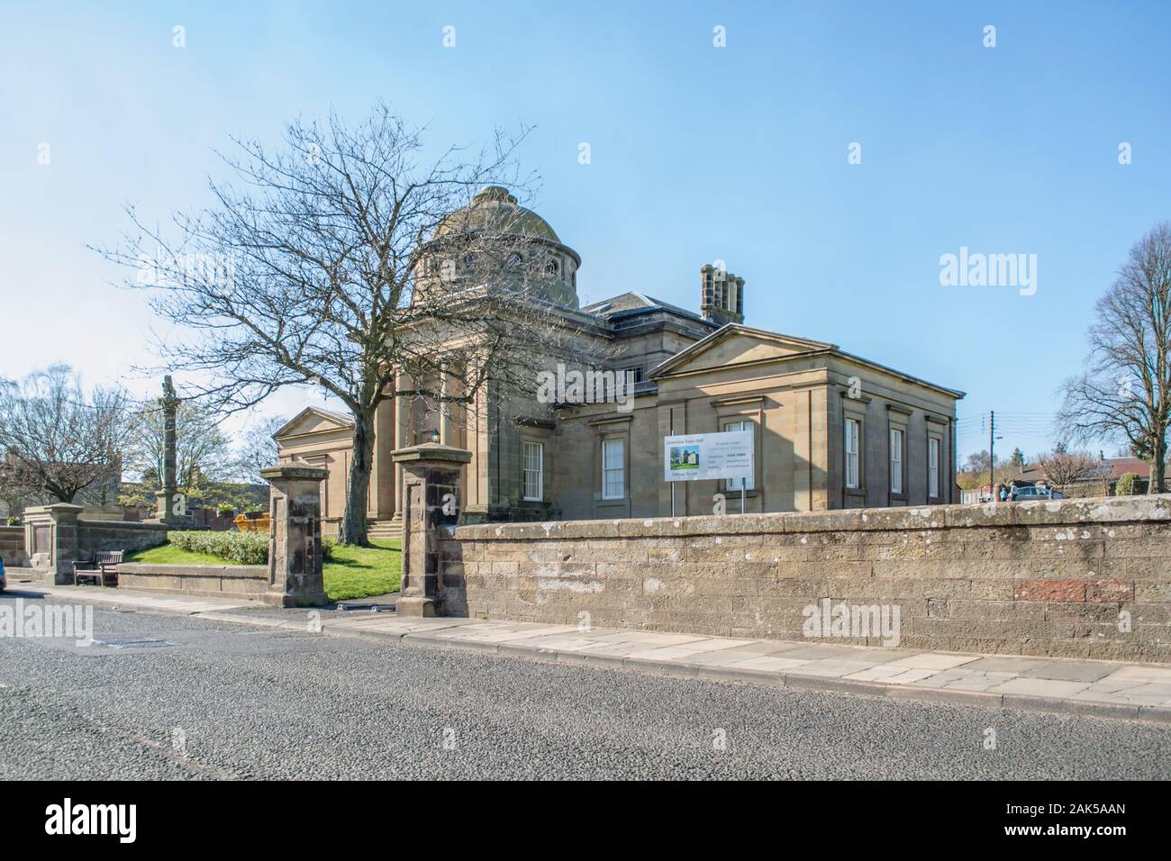 Edinburgh/Schottland/Großbritannien - 04/20/2014: Außenansicht Am Greenlaw Rathaus, eine klassische vernacular Gebäude Stockfoto