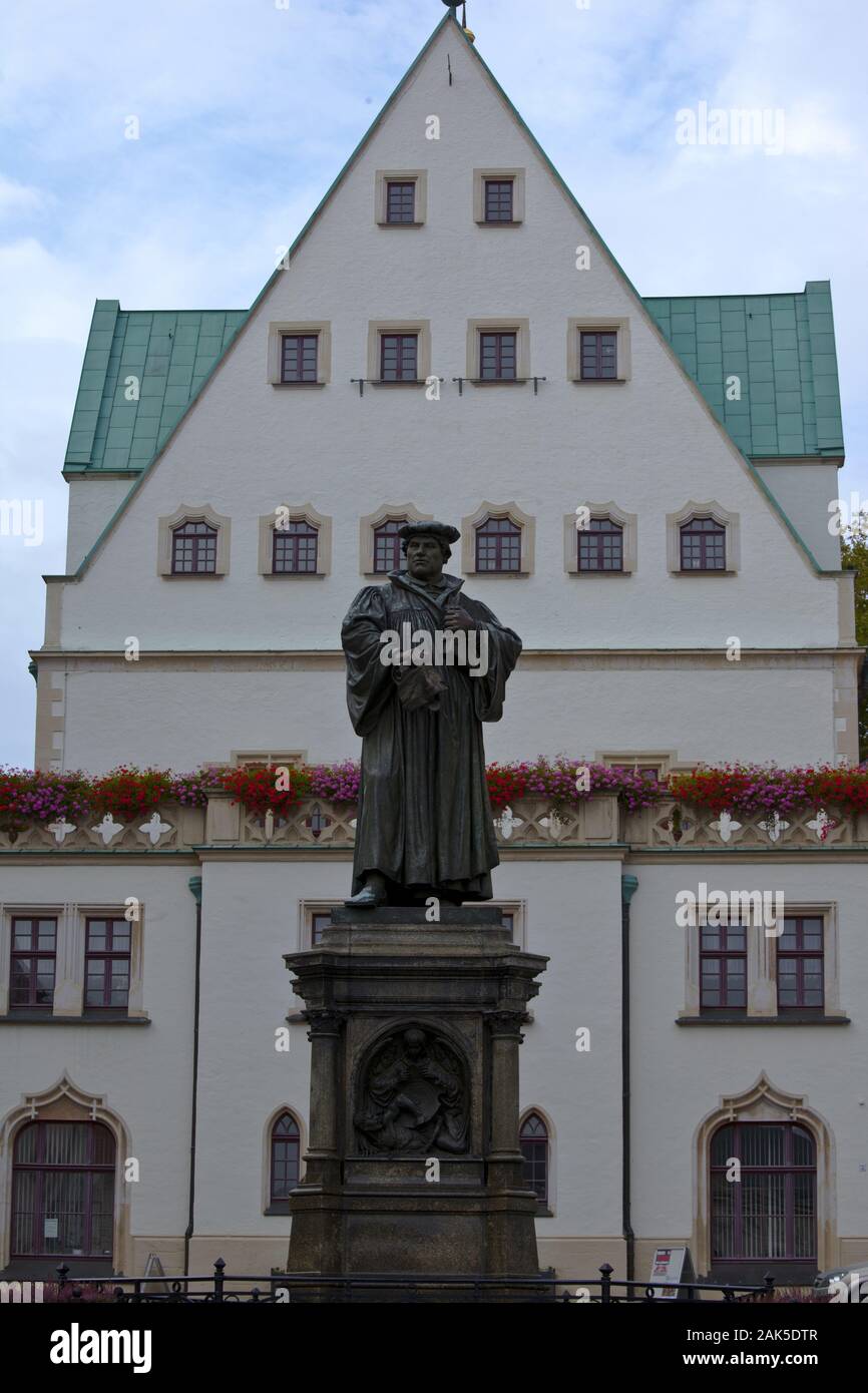Lutherstadt Eisleben: Marktplatz mit Luther-Denkmal, Harz | Verwendung weltweit Stockfoto