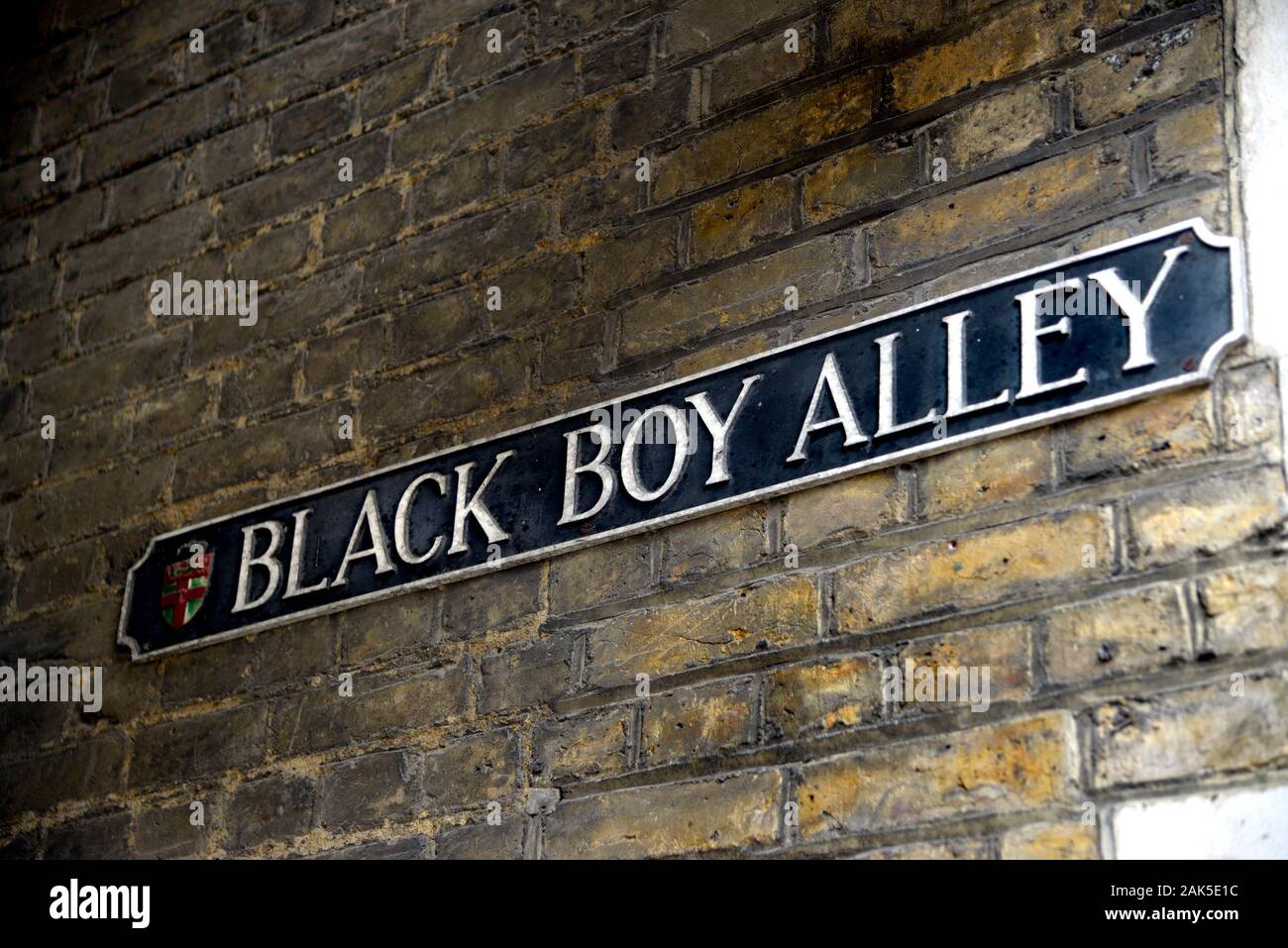 Rochester, Kent, Großbritannien. "Black Boy Alley" Schild, direkt an der High Street Stockfoto
