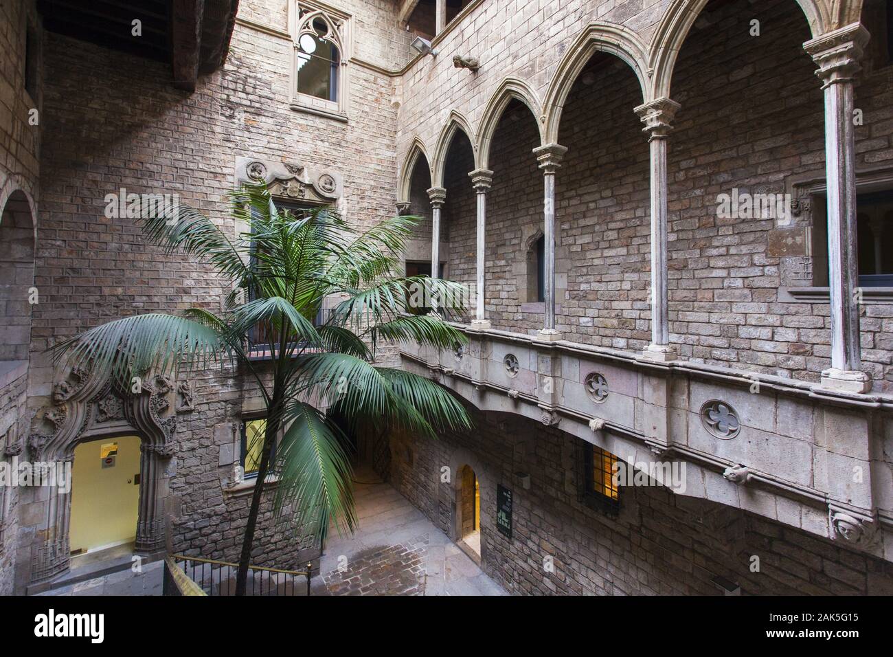 Stadtteil La Ribera: Eingangsbereich des Museu Picasso, Barcelona | Verwendung weltweit Stockfoto