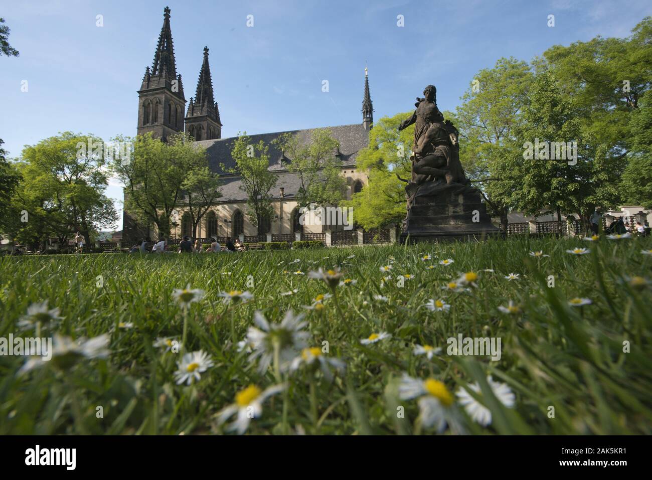 Prager Hochburg: St.-Peter-und-Paul-Kirche, Prag | Verwendung weltweit Stockfoto