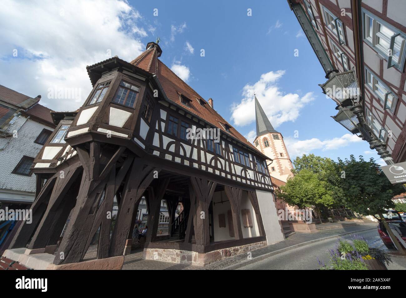 Michelstadt: Marktplatz und Historisches Rathaus, Odenwald | Verwendung weltweit Stockfoto