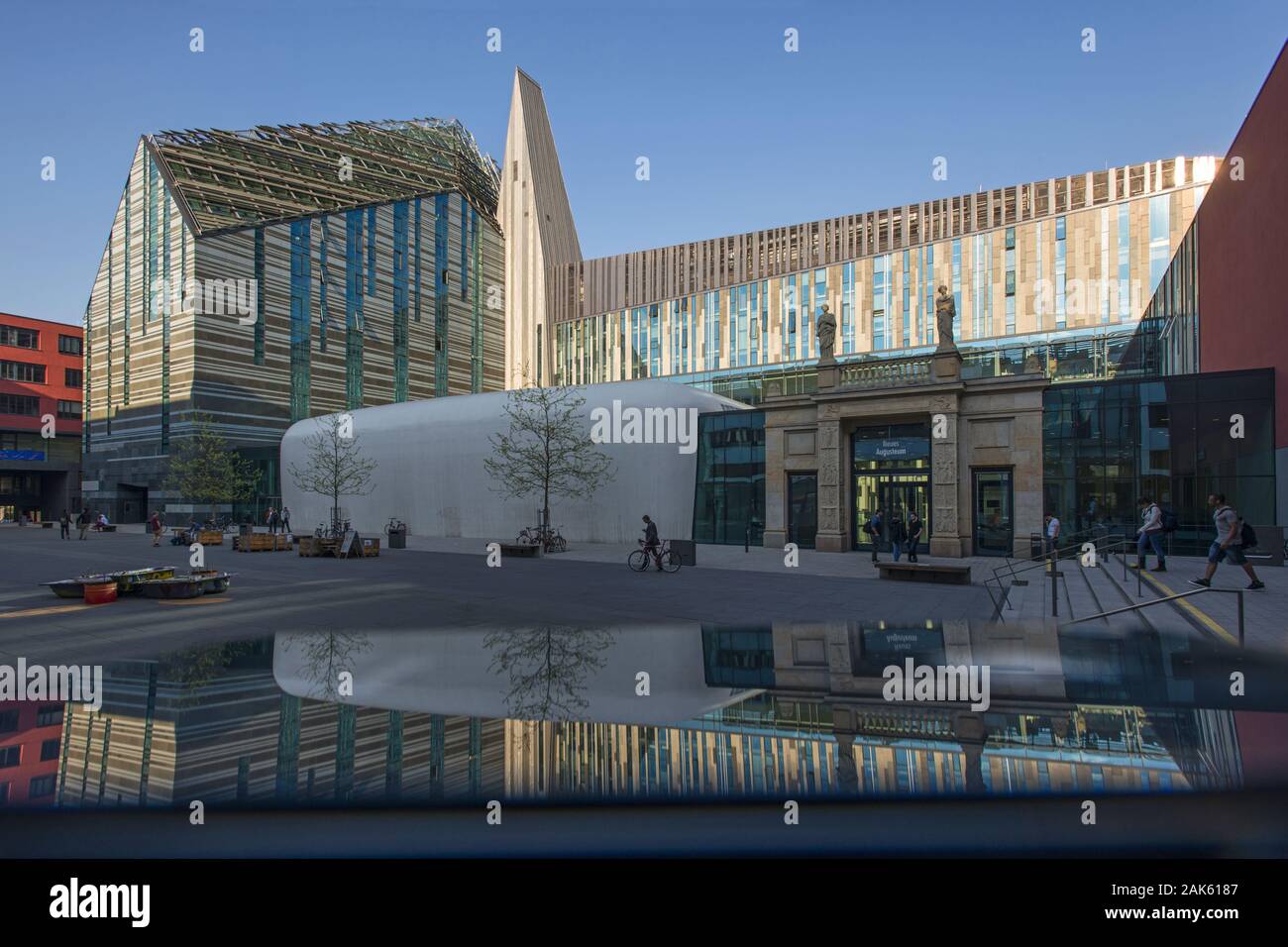 Leipzig: Campus der Universität Leipzig am Augustusplatz, Sachsen | Verwendung weltweit Stockfoto