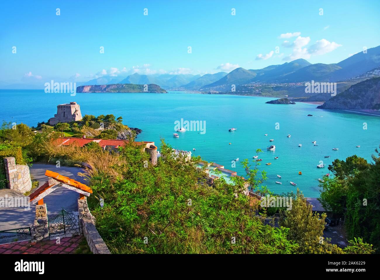 Kalabrien/San Nicola Arcella: Torre Crawford, Kuestenturm aus dem 16. Jhr., Apulien | Verwendung weltweit Stockfoto