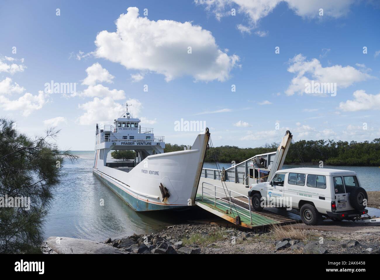 Queensland/Fraser Island: Faehre / River Heads, Australien Osten | Verwendung weltweit Stockfoto
