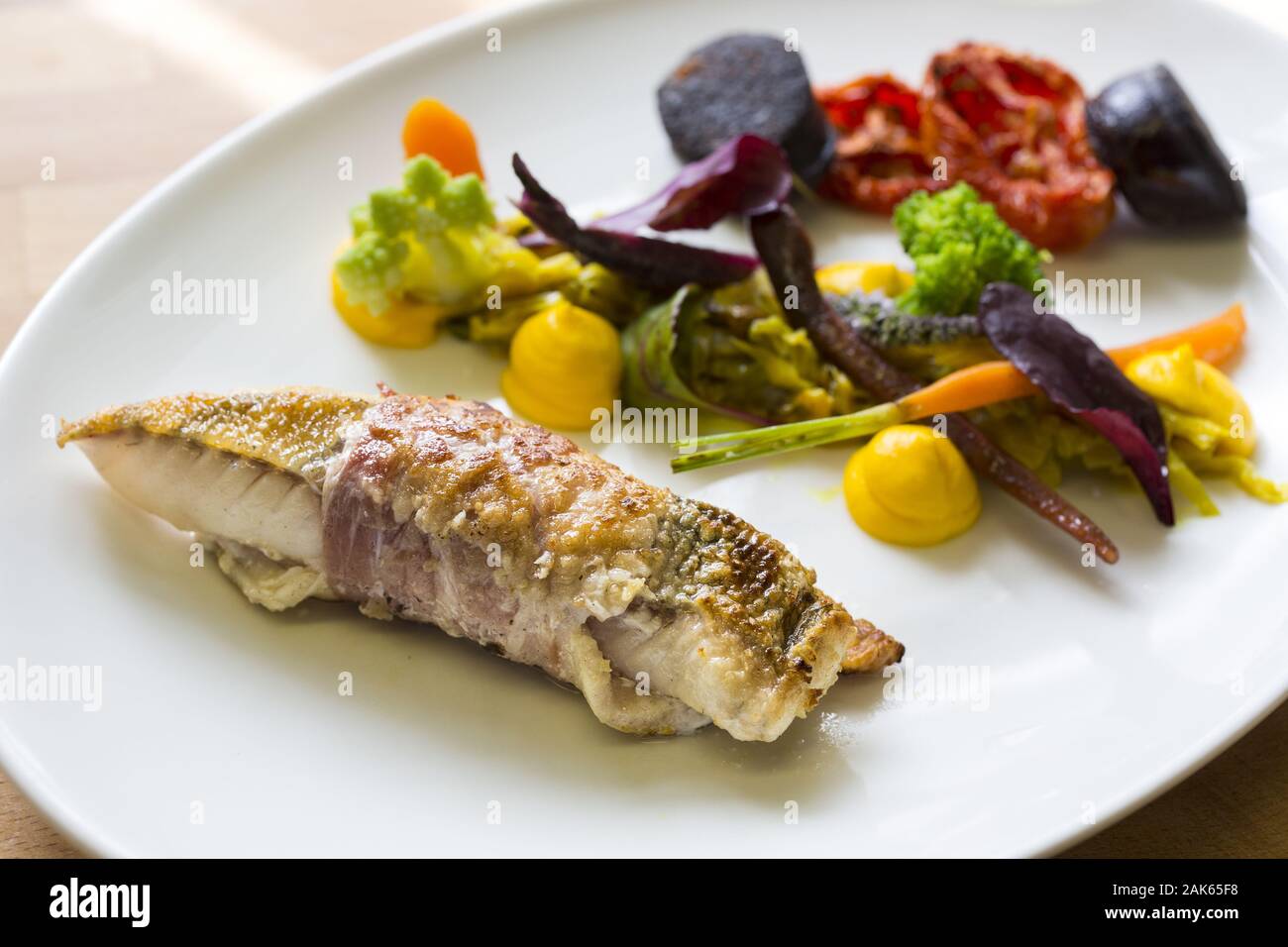 Stintenburg: Restaurant 'Brueckenhaus am Schaalsee", Mecklenburgische Gesehen | Verwendung weltweit Stockfoto