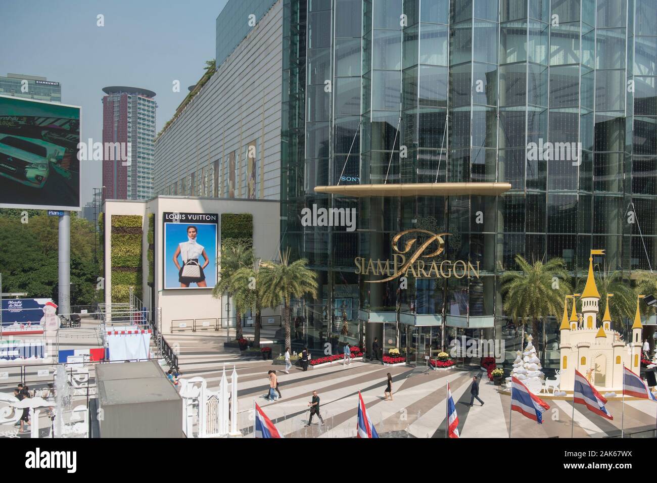 Das Siam Paragon Shopping Mall in Bangkok in Thailand im südlichsten Asien. Thailand, Bangkok, November 2019 Stockfoto