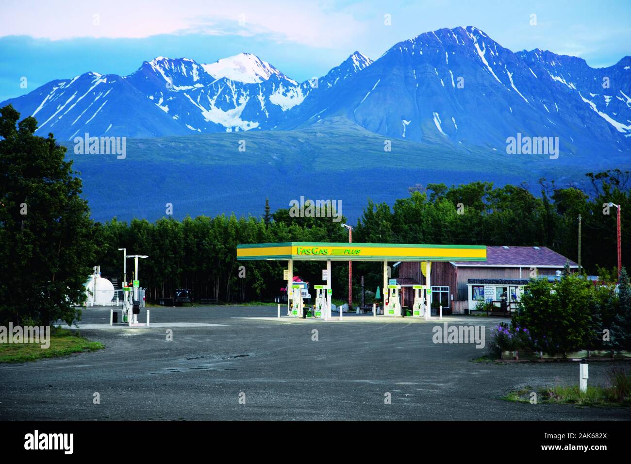 Yukon: Alaska Highway, Tankstelle bei Haines Junction, Kanada Westen | Verwendung weltweit Stockfoto