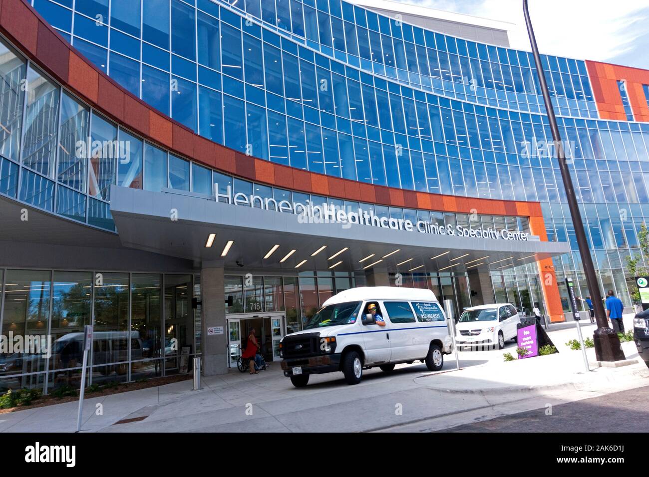Der Eingang zur hennepin Healthcare Clinic und Spezialgebiet. Minneapolis Minnesota MN USA Stockfoto