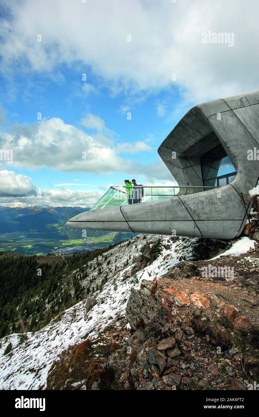 Pustertal / kronplatz Enneberg: Das MMM (Messner Mountain Museum) auf dem Gipfelplateau des Kronplatzes auf 2.275Metern Hoehe, Südtirol | Verwendung worldwid Stockfoto