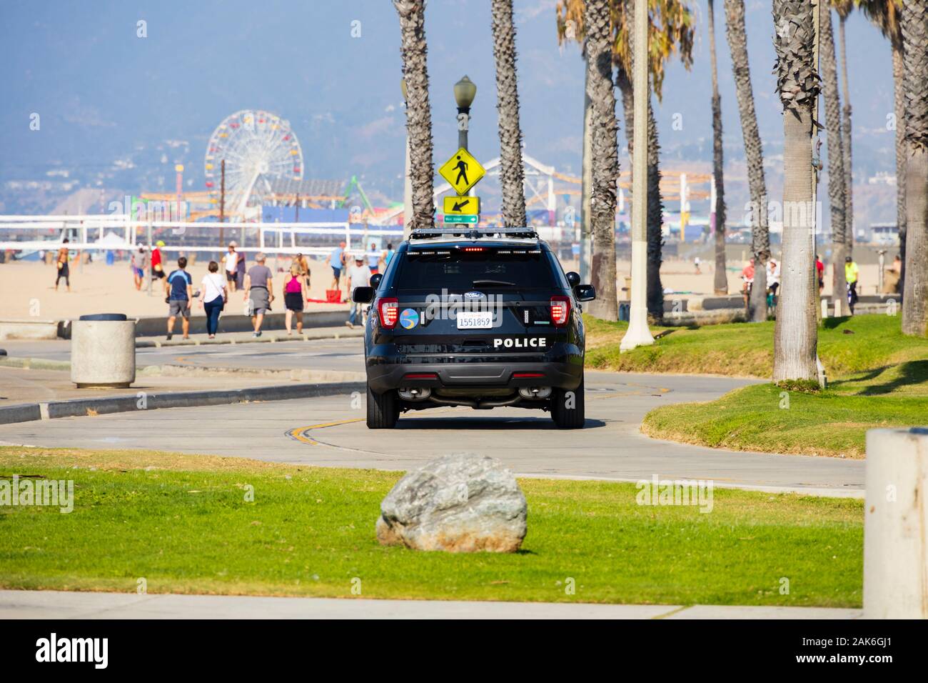 Santa Monica Police Department Ford Streifenwagen auf der Beach Road, Santa Monica, Los Angeles, Kalifornien, Vereinigte Staaten von Amerika Stockfoto