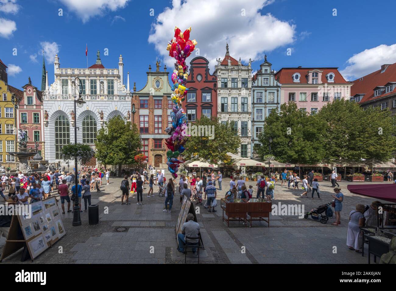 Gdansk (Danzig): Langer Markt (Dlugi Targ) mit Rathaus, Neptunbrunnen und Artushof, Danzig | Verwendung weltweit Stockfoto