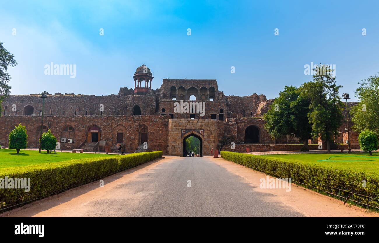 Haupteingangstor in Purana Quila, in Delhi, Indien Stockfoto