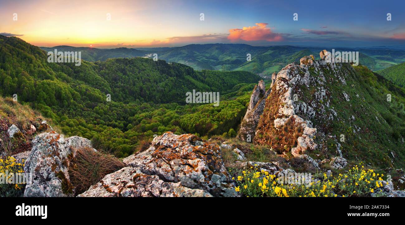 Slowakei Berg am Frühling - Vrsatec Stockfoto