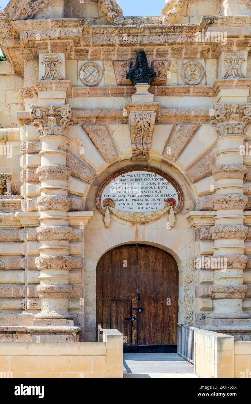 Main Gate von Fort Manoel mit Büste der Grand Master de Vilhena Stockfoto