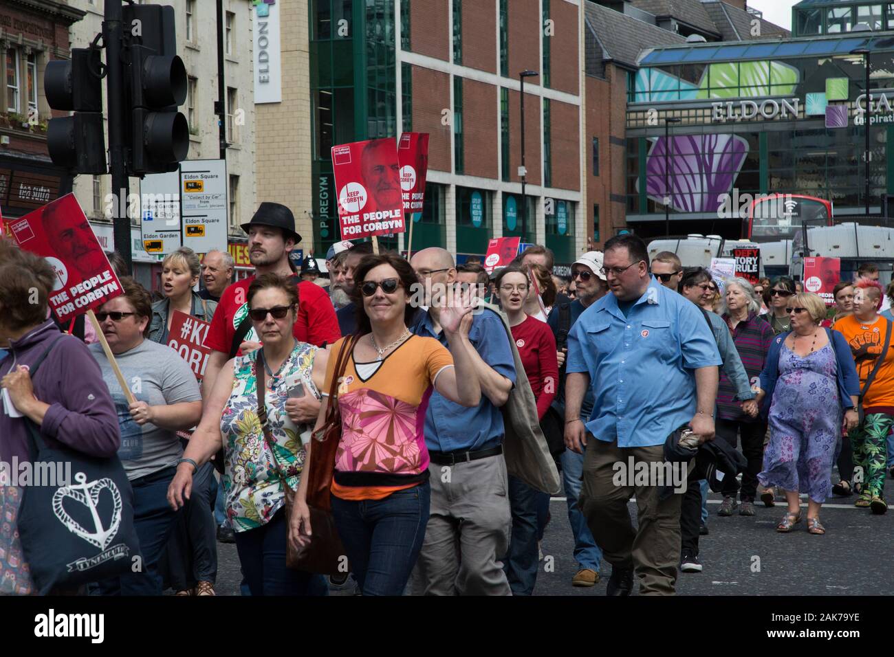 Pro Jeremy Corbyn März. Juli 2016 in Newcastle upon Tyne. Die Demonstranten Stockfoto