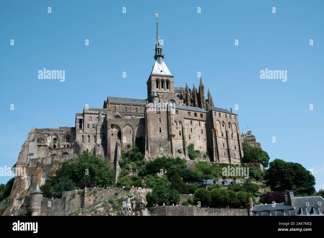 Mont St Michel, gesehen von der Causeway, Normandie, Frankreich Stockfoto