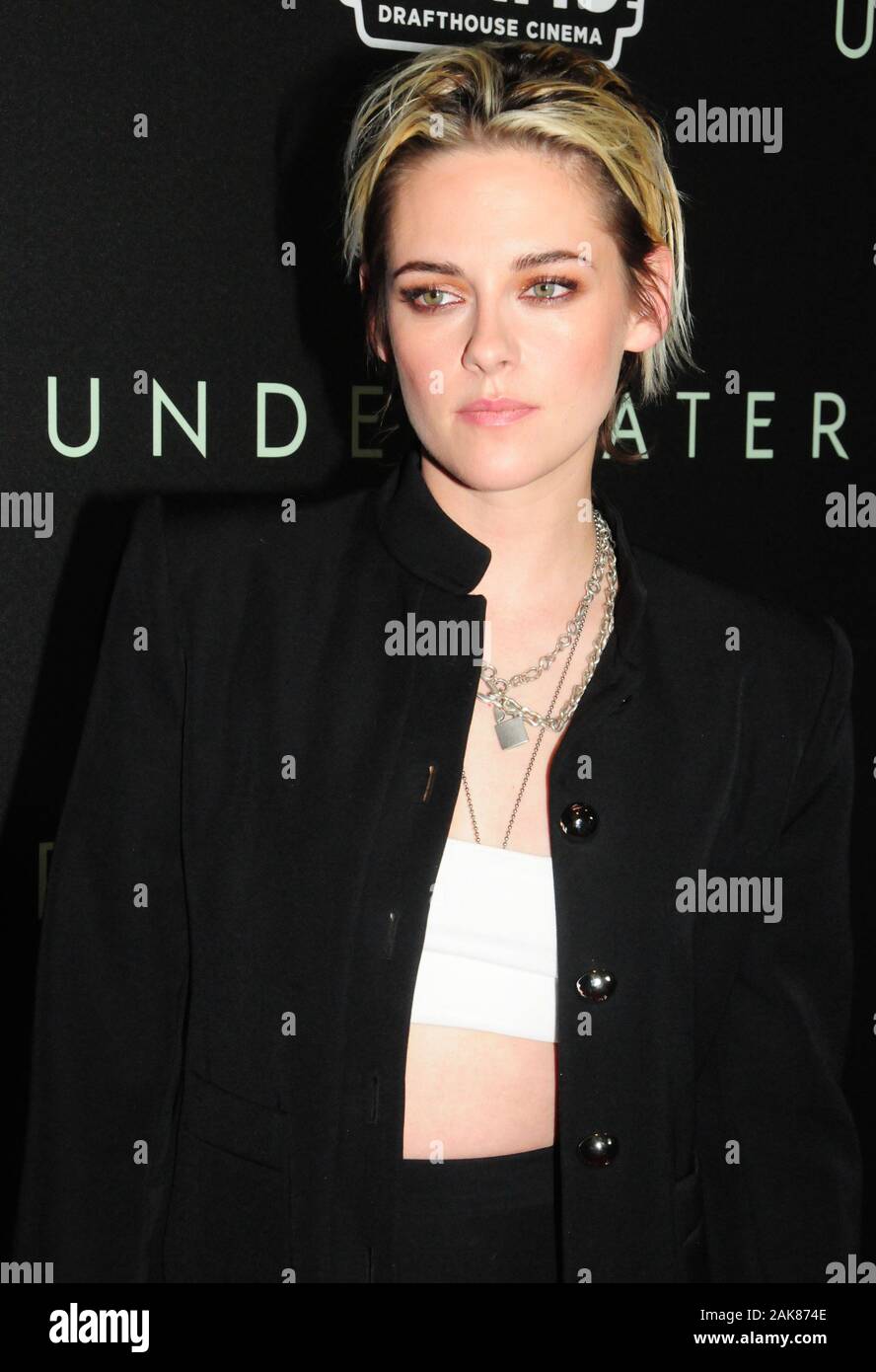 Los Angeles, Kalifornien, USA, 7. Januar 2020 Schauspielerin Kristen Stewart nimmt an speziellen Ventilator Screening von Twentieth Century Fox's "Unterwasser" am 7. Januar 2020 bei Alamo Drafthouse Cinema in Los Angeles, Kalifornien, USA. Foto von Barry King/Alamy leben Nachrichten Stockfoto