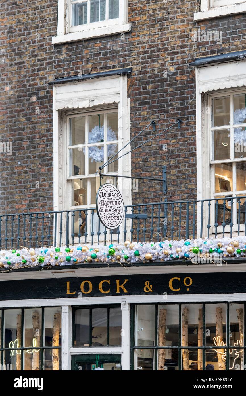 Lock & Co Hatters Shop anmelden. St James Street, London, England Stockfoto