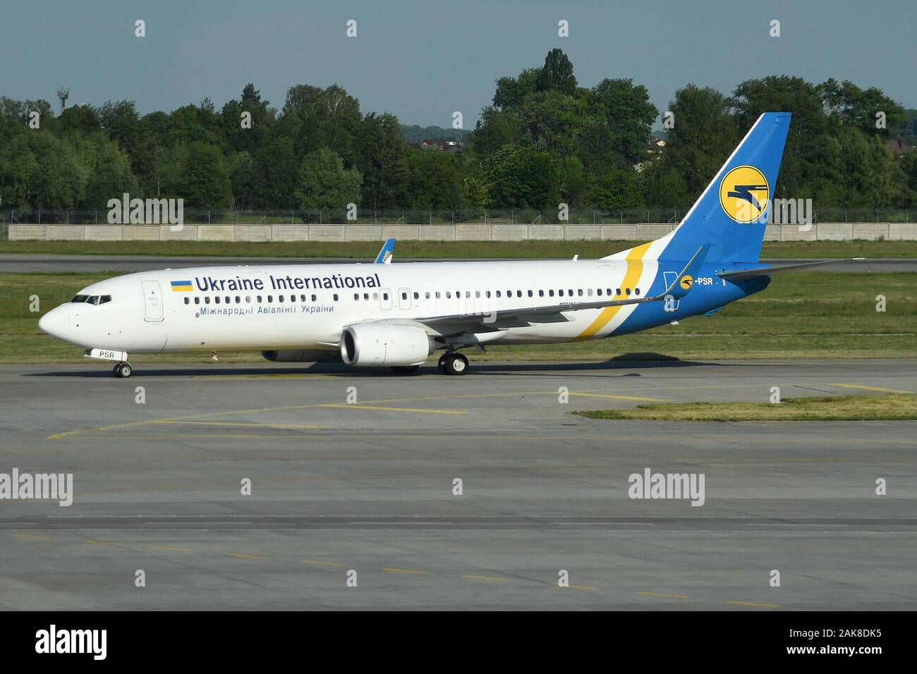 UKRAINE INTERNATIONAL AIRLINES Boeing 737-800 (W) stürzt bei Teheran. Stockfoto