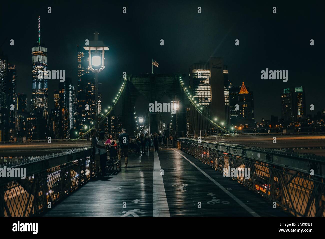 Brooklyn Bridge bei Nacht, New York Stockfoto