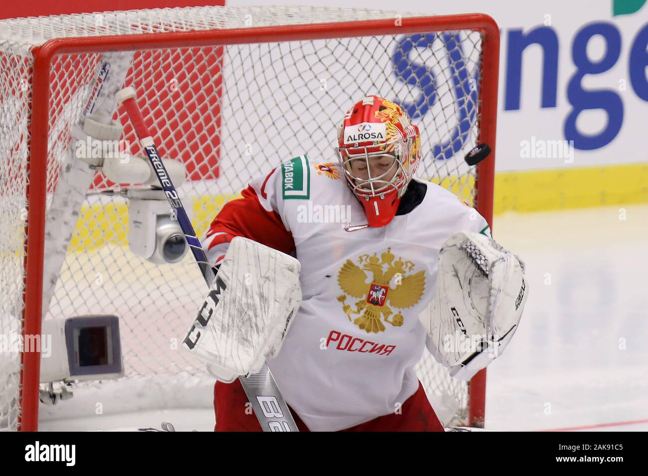 Torhüter Amir Miftakhov (RUS) in Aktion während der 2020 IIHF World Junior Eishockey WM Finale zwischen Russland und Kanada in Ostrava, Stockfoto