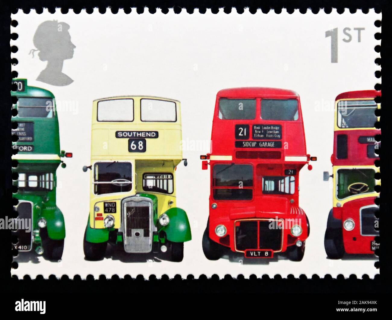 Briefmarke. Großbritannien. Königin Elizabeth II. Zum 150jährigen Jubiläum der ersten Doppeldecker Bus. 1. Klasse. 2001. Stockfoto