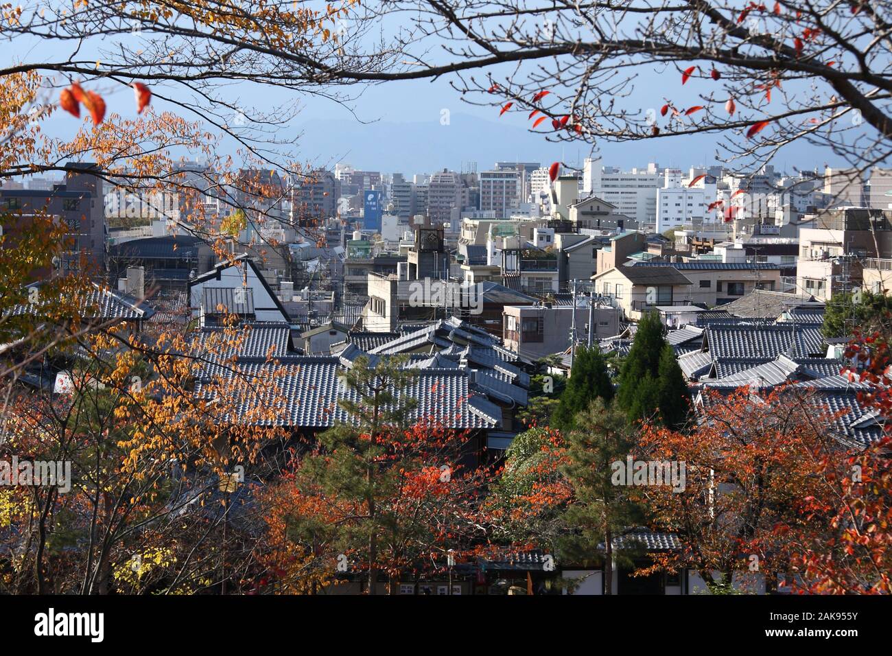 Stadt Kyoto Dächer von oben Stockfoto