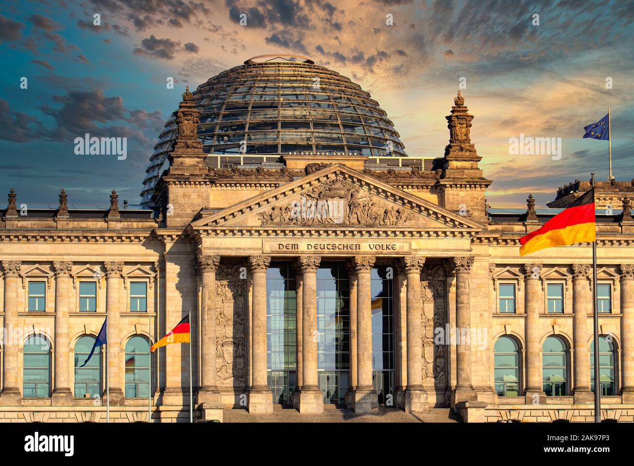 Reichstag, Sitz des deutschen Parlaments (Deutscher Bundestag) in Berlin, Deutschland Stockfoto