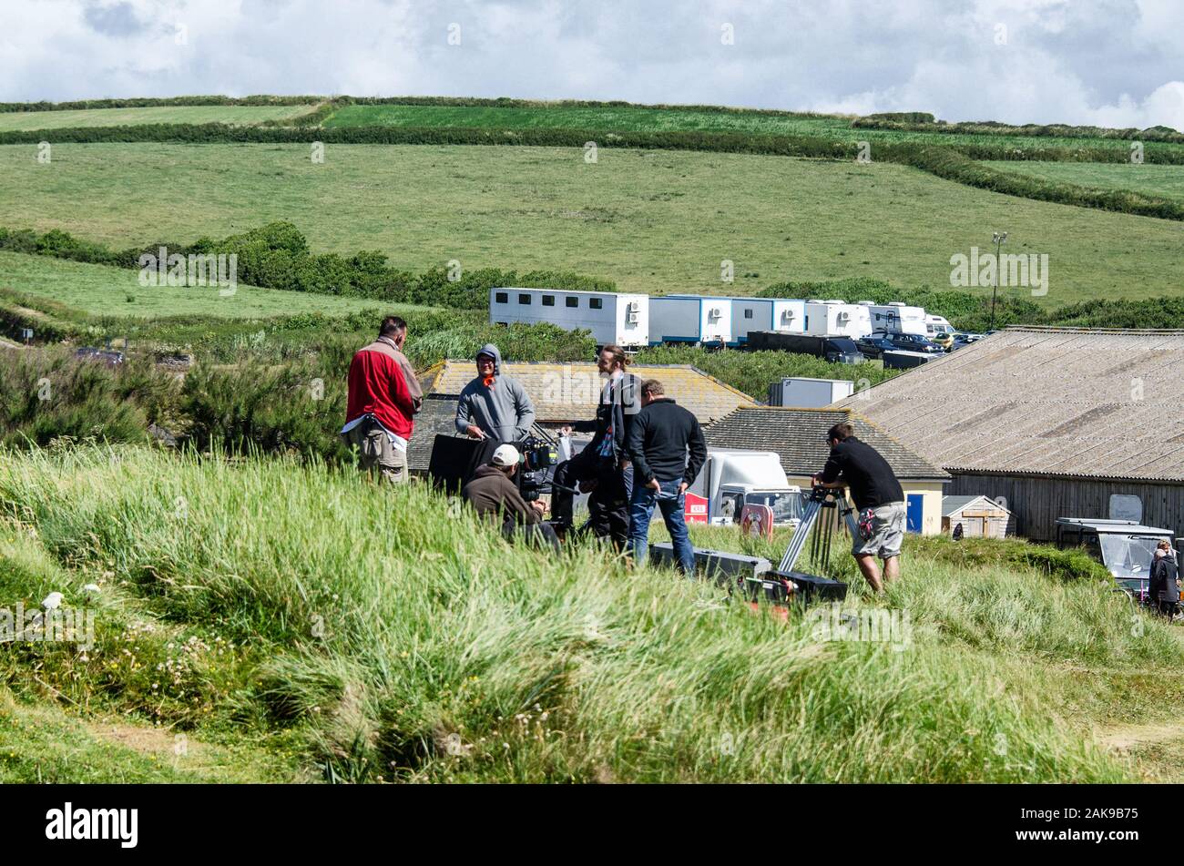 Die BBC Serie Poldark, starring Adrian Turner, in Cornwall, Großbritannien gefilmt ein öffentlicher Strand, Drehort für Poldark Cornwall Stockfoto