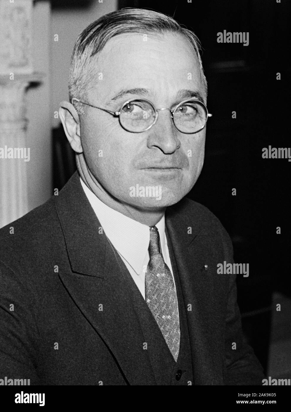 Jahrgang Porträt Foto von Missouri Senator - und künftige Präsident Harry S Truman. Foto ca. 1935 von Harris & Ewing. Truman (1884-1972) später in der 33., US-Präsident (1945 - 1953). Stockfoto