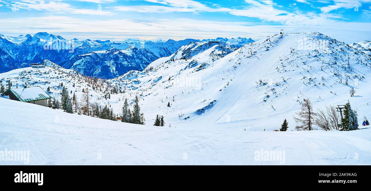 Spektakuläre Winterlandschaft von Dachstein Alpen, berühmt für viele Ski Zonen, Resorts und andere Sehenswürdigkeiten für Touristen und Sportler, Feuerkogel Mountain Platte Stockfoto