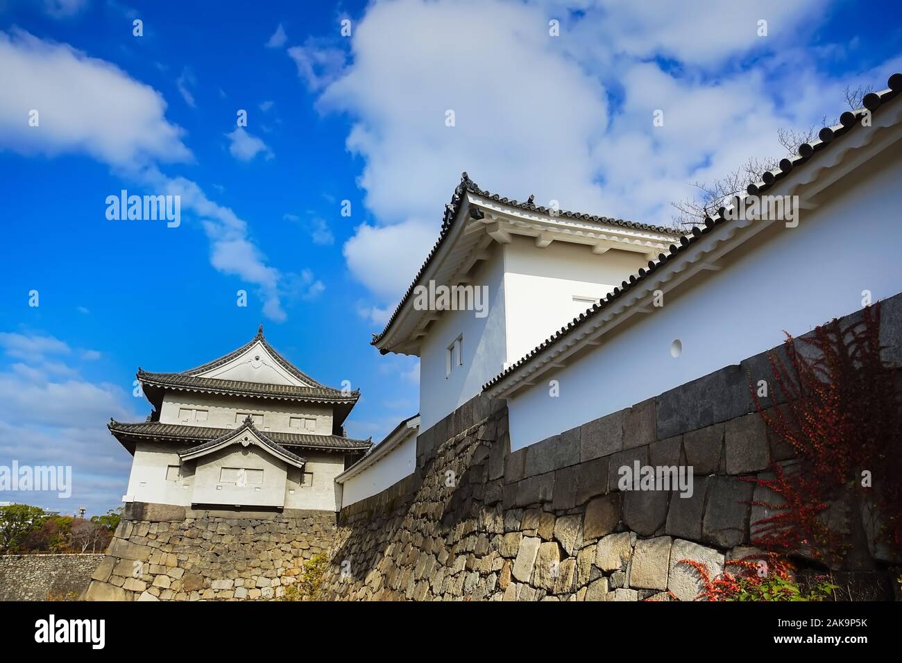 Schöne Szene im Park der Burg von Osaka, Osaka City, Japan. Stockfoto