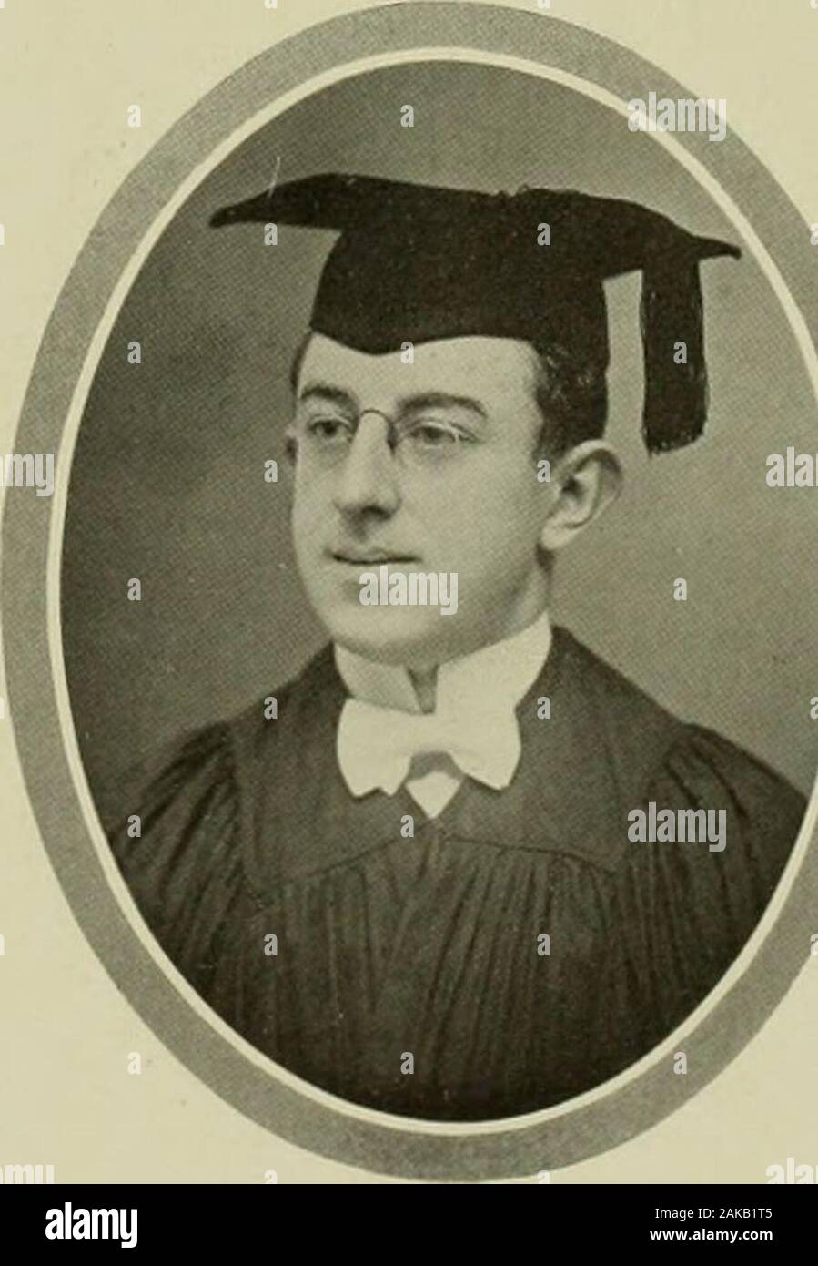 Terra Mariae. Ii.rm Goldsmith (Goldy), J Saltimore, Maryland. Alter, 23, Gewicht, 1.5.S; Höhe, 5.4/j. Ein bisschen Lernen ist eine gefährliche Sache; Trinken Tiefe oder Geschmack nicht die Pierian sjiring. Er wächst mehr schön jedes Mal hei (; Oks an sich. NATiiANir: Ich. Jay Gould (NAT), Norfiilk, irginia. Alter, 21; Weiglit, 12S; Höhe. =^.. ich. ^ Mitglied der Ehre Conniiittee. 11-12. Kiss mv Lippen, du Herr der Nacht. Kiss My Lips ein Soft gute Nacht. Schläger kleine in sich selbst oft fern - Bedeutung erreichen. 67 Stockfoto