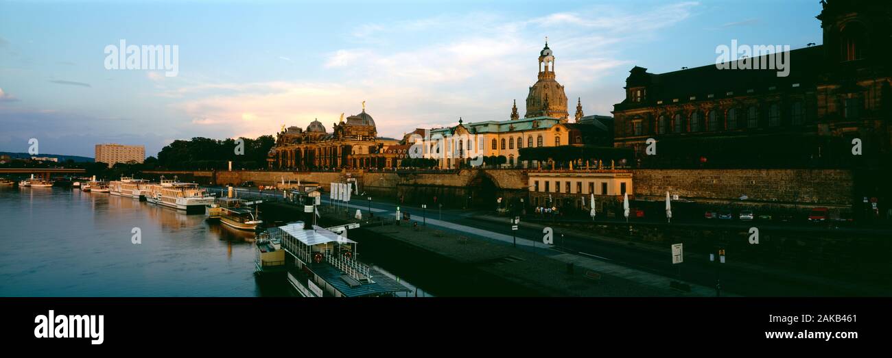 Stadtbild von Dresden mit Bruhls Terrasse an der Elbe, Sachsen, Deutschland Stockfoto