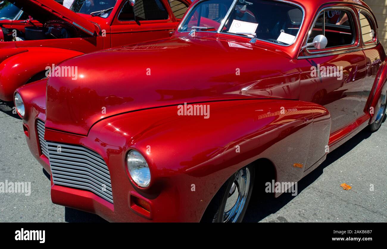 1940er roter Chevrolet Coupé an Custom Car Show in Pinole, Kalifornien, USA Stockfoto